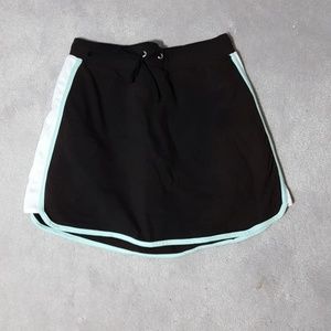 Gloria Vanderbilt Sport black short skort